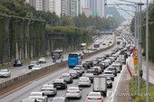 연휴 둘째 날 귀성길 정체 극심…서울→부산 5시간 10분