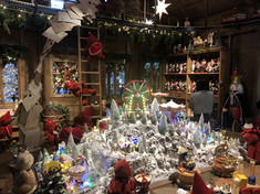 [미리 크리스마스①] 현대백화점 아기곰 ‘해리’, 명예산타로 변신한 사연