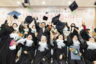 학사모를 쓴 만학도 45명…‘영등포 늘푸름학교’ 졸업식 개최