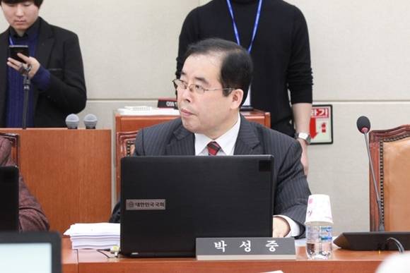 바른정당 박성중 국회의원이 안전행정위원회에서 발언하는 모습. (사진=박성중 국회의원실)