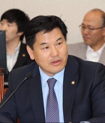 무소속 홍의락 국회의원이 지난해 9월 산업통상자원위원회 전체회의에서 전기요금 제도 개선에 대해 발언하는 모습. (사진=홍의락 국회의원실)