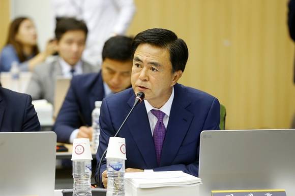 자유한국당 김태흠 국회의원이 지난해 농림축산식품해양수산위원회 국정감사에서 질의하는 모습. (사진=김태흠 국회의원 블러그)