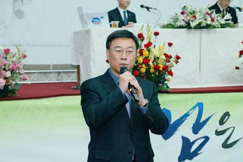 자유한국당 신상진 국회의원이 지난달 성남실내체육관에서 열린 새해인사회에서 인사말을 하는 모습. (사진=신상진 국회의원 블러그)