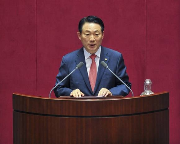 자유한국당 박찬우 국회의원이 국회 본회의장에서 발언하는 모습. (사진=박찬우 국회의원 블러그)