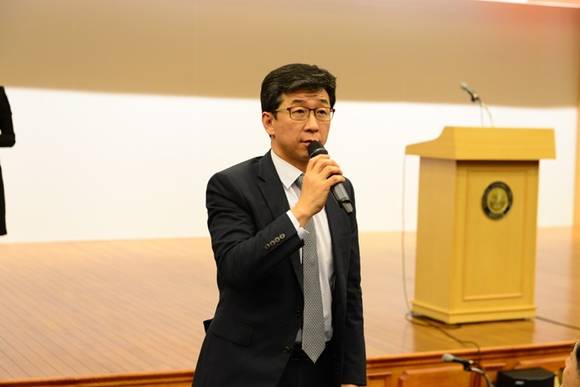 더불어민주당 고용진 국회의원이 지난 4일 국회도서관 대강당에서 열린 장애인 최저임금 도입을 위한 토론회에서 인사말을 하는 모습. (사진=고용진 국회의원 블러그)