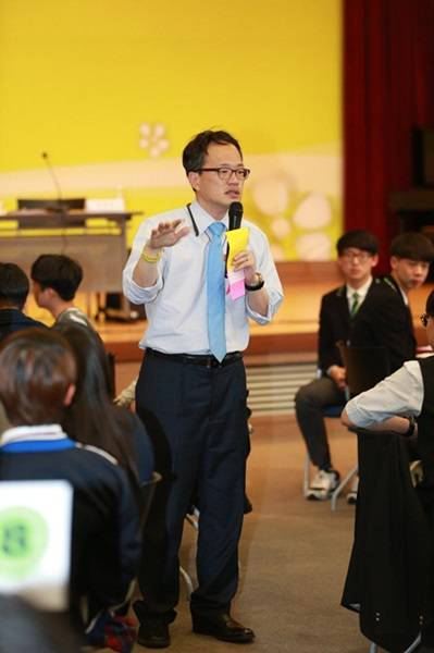 더불어민주당 박주민 국회의원이 지난 13일 전북교육청이 주최한 4.16세월호 참사 희생자 추념 토론회에서 강연하는 모습. (사진=박주민 국회의원실)