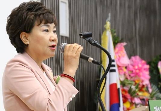 지난달 14일 제12회 경기약사 학술대회에 참석한 자유한국당 김순례 국회의원이 축사하는 모습. (사진=김순례 국회의원 블러그)