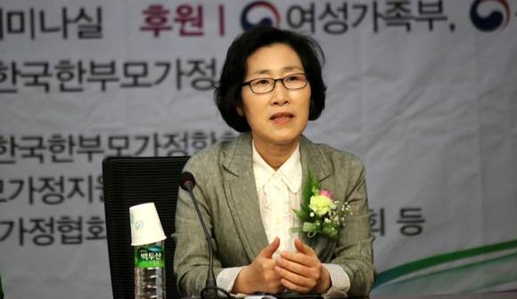 지난달 24일 국민의당 김삼화 국회의원이 한부모가정의날 기념식 및 정책토론회에서 인사말을 하는 모습. (사진=김삼화 국회의원 페이스북)