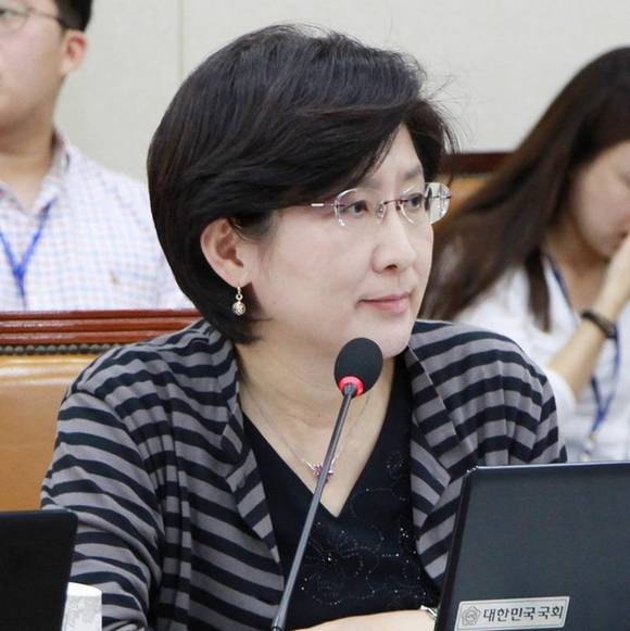 지난해 10월 국민의당 박주현 국회의원이 국정감사에서 질의하는 모습. (사진=박주현 국회의원 페이스북)