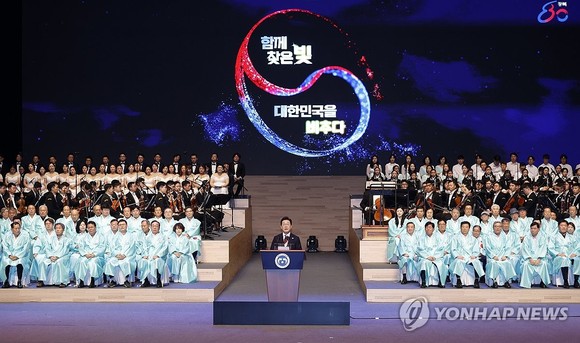 李대통령 “광복·민주혁명의 빛, 함께 지켜내야”
