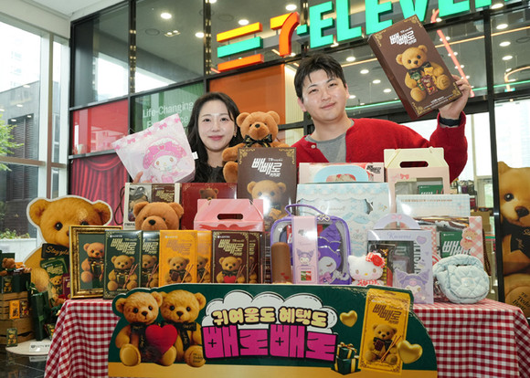 편의점, 올해 빼빼로데이 매출 껑충…“캐릭터 먹혔다”