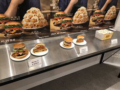 [트렌드 리뷰] 에드워드 리가 맘스터치 ‘K-버거’와 만났을 때