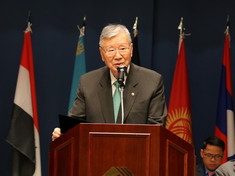 [리더&CEO] 저출생 정책 패러다임 바꾼 이중근 부영 회장