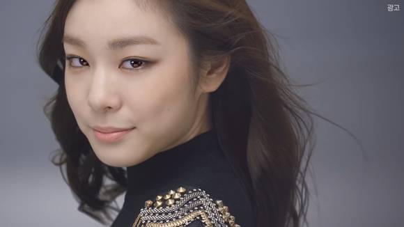김연아가 현역 은퇴 후 2년이 지난 2016년 찍은 KB금융 광고. (사진 = 광고 화면 캡처)