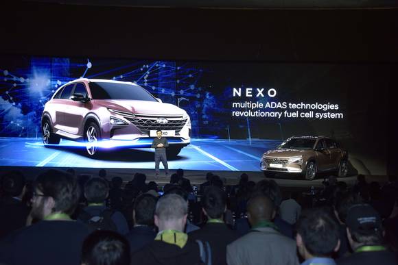 현대자동차㈜가 1월 8일(현지시각) 미국 라스베이거스에서 열린 ‘CES 2018(Consumer Electronics Show)’에 참가해 미래형 SUV ‘NEXO(넥쏘)’의 차명과 제원을 처음 공개했다. (사진 = 현대자동차그룹)